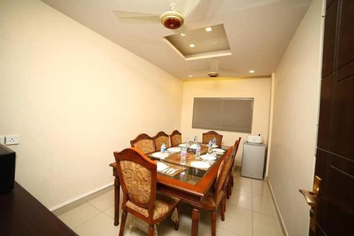 Hira Guest House Karachi Exterior photo