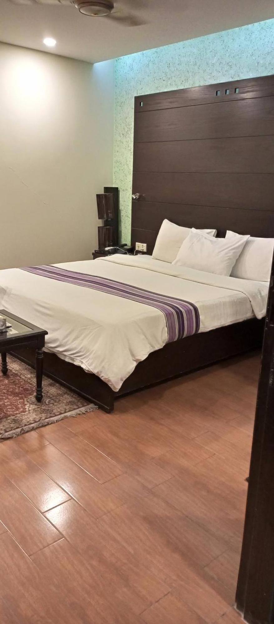 Hira Guest House Karachi Exterior photo